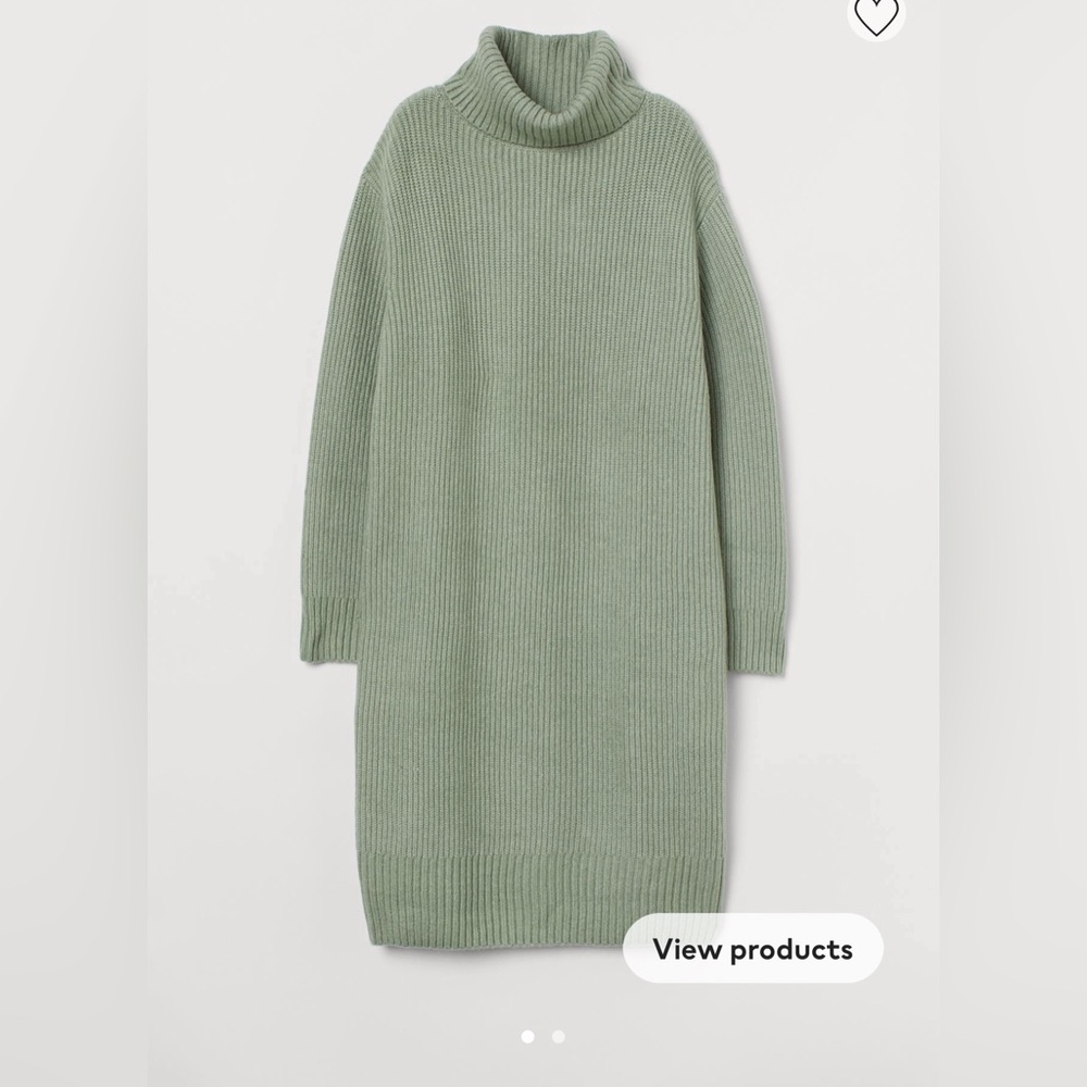 KNIT TURTLENECK DRESS.